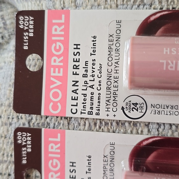 COVERGIRL BRAND WOMEN'S TINTED LIP BALM #600 "BLISS YOU BERRY" BUNDLE OF 3 - Picture 4 of 5